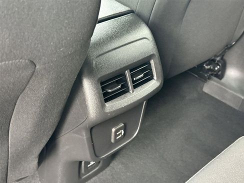 Used 2023 Chevrolet Equinox LT FWD image 19