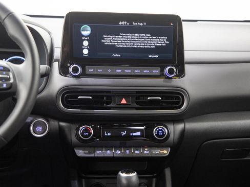 Used 2023 Hyundai Kona Limited AWD/4WD image 17
