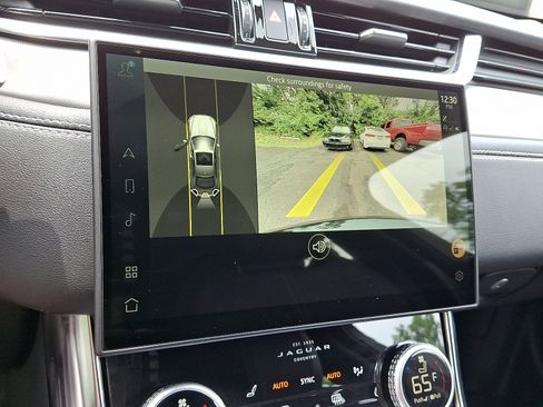 Certified 2024 Jaguar XF R-Dynamic SE image 18