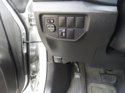 Used 2013 Toyota Prius Two FWD image 12