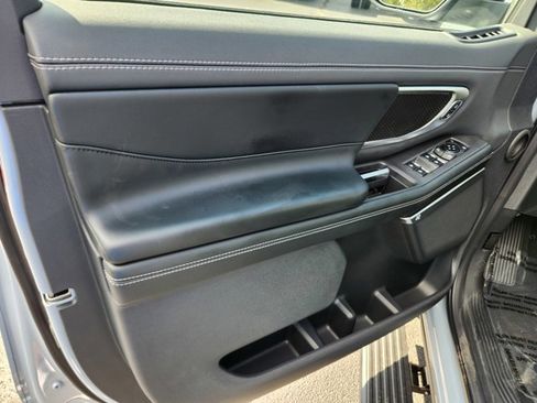 New 2025 Ford Expedition Platinum w/ Stealth Performance Package image 32