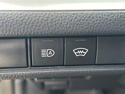 Used 2025 Toyota Prius LE image 22