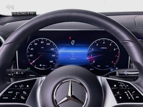 Used 2024 Mercedes-Benz GLC 300 image 19