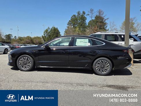 New 2026 Hyundai Sonata Limited image 2