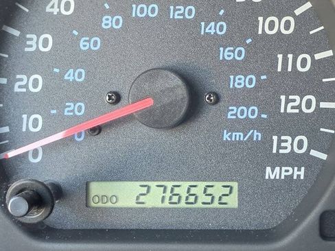 Used 1998 Toyota Land Cruiser w/ Leather Trim Pkg AWD/4WD image 16