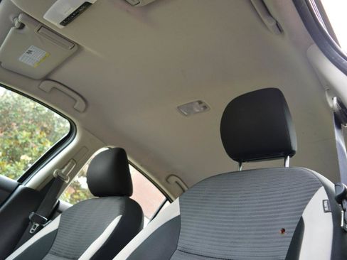 Used 2021 Nissan Versa SV FWD image 12