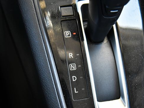 Used 2025 Nissan Versa SV FWD image 23