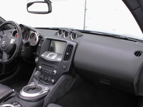 Used 2010 Nissan 370Z Touring w/ Sport Pkg RWD image 45