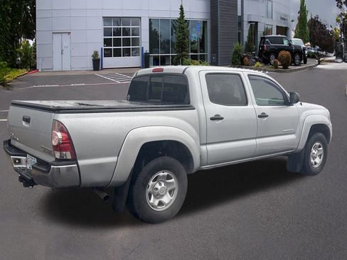 Used 2009 Toyota Tacoma PreRunner image 4