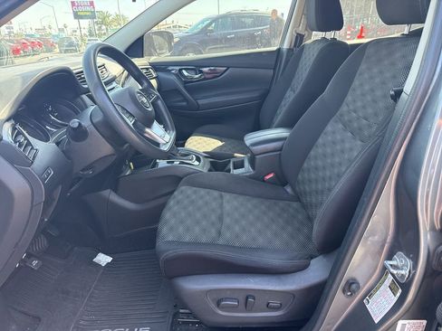 Used 2017 Nissan Rogue Sport SV image 8