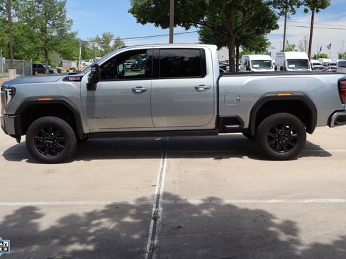 Used 2024 GMC Sierra 2500 AT4 w/ AT4 Premium Plus Package image 9