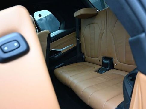Used 2022 BMW X7 xDrive40i w/ M Sport Package AWD/4WD image 47