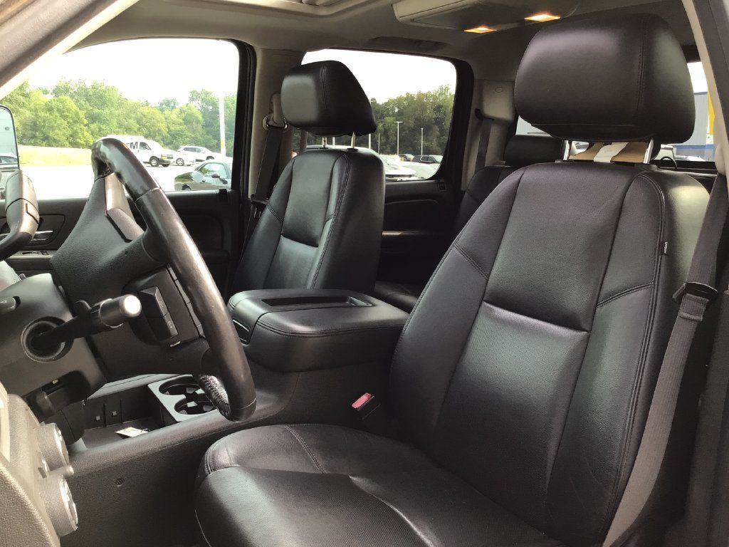 Used 2014 Chevrolet Silverado 3500 LTZ w/ LTZ Plus Package AWD/4WD image 25