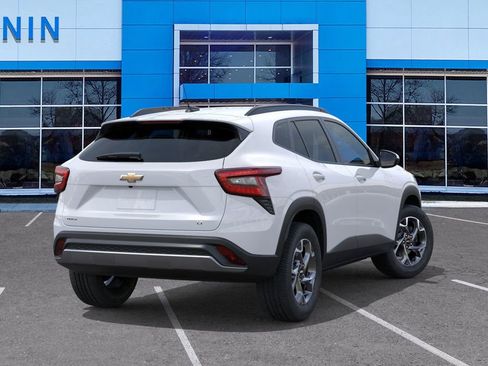 New 2025 Chevrolet Trax LT image 4