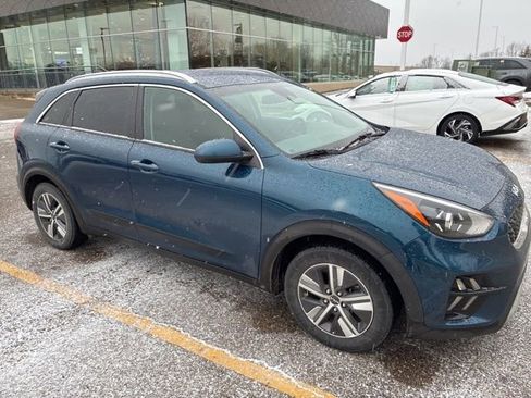 Used 2022 Kia Niro LXS image 3