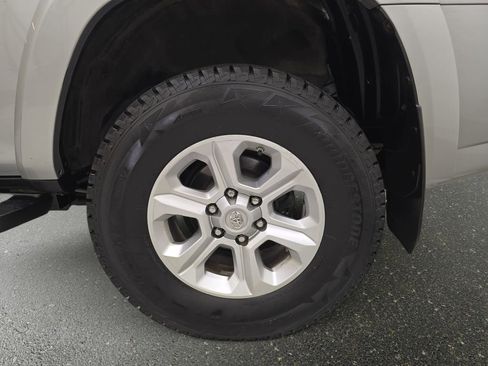 Used 2014 Toyota 4Runner SR5 AWD/4WD image 30