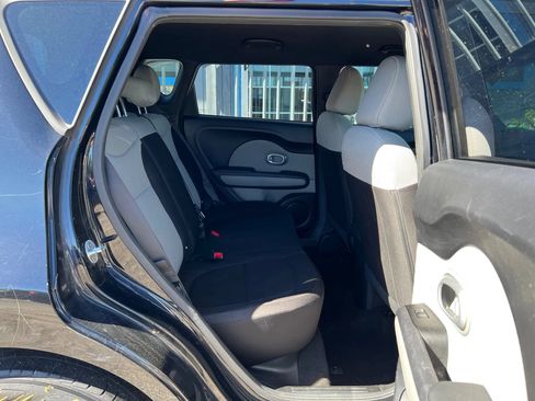 Used 2016 Kia Soul FWD image 13