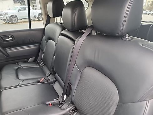 Used 2024 Nissan Armada SL image 11