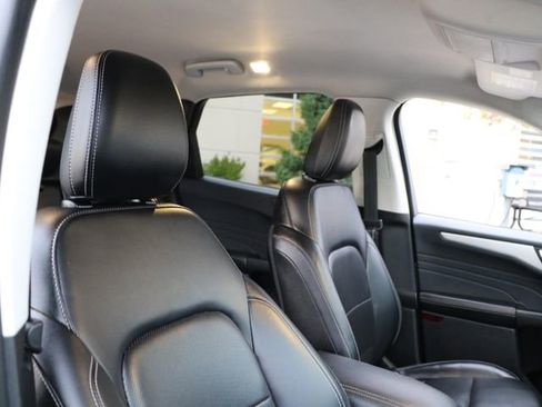 Used 2022 Ford Escape SEL AWD/4WD image 8