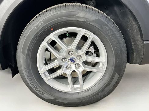 New 2026 Ford Explorer Active RWD image 9