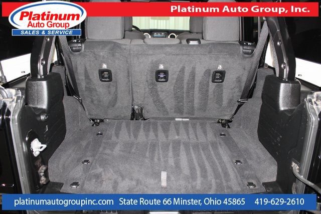 Used 2019 Jeep Wrangler Unlimited Sahara w/ Safety Group AWD/4WD image 31