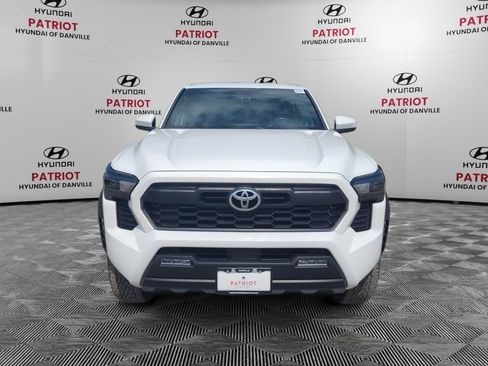 Used 2024 Toyota Tacoma TRD Off-Road AWD/4WD image 8