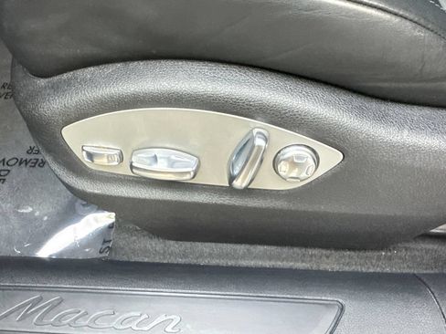Used 2024 Porsche Macan AWD/4WD image 28
