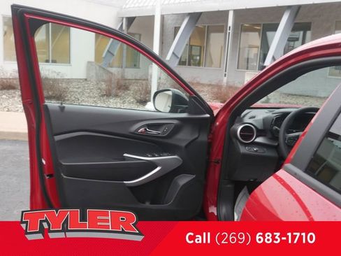 New 2026 Chevrolet Trax RS w/ Driver Confidence Package FWD image 19