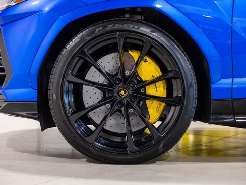 Used 2022 Lamborghini Urus image 19
