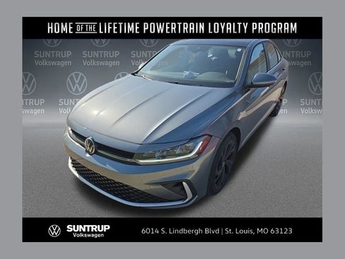 Used 2025 Volkswagen Jetta SE w/ Sunroof Package FWD image 1