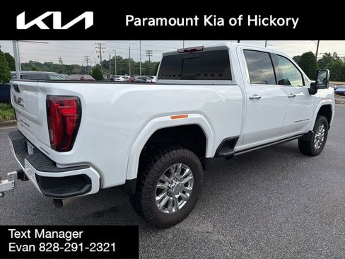 Used 2023 GMC Sierra 3500 Denali AWD/4WD image 4