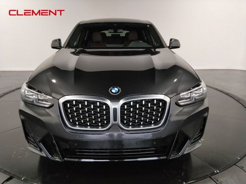 Used 2023 BMW X4 xDrive30i image 2