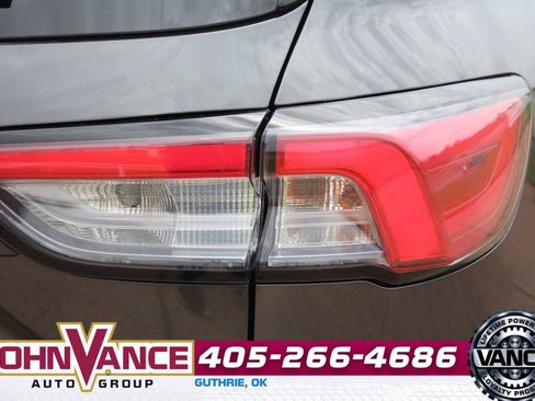 Used 2020 Ford Escape SE FWD image 12