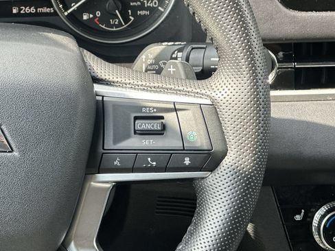 Used 2025 Mitsubishi Outlander SE FWD image 21