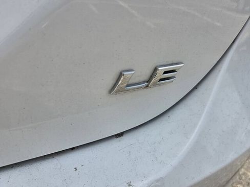 Used 2019 Toyota Camry LE FWD image 12
