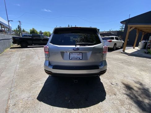 Used 2017 Subaru Forester 2.5i Touring w/ Popular Package #2 AWD/4WD image 5