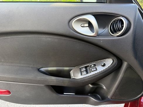 Used 2016 Nissan 370Z Coupe RWD image 34