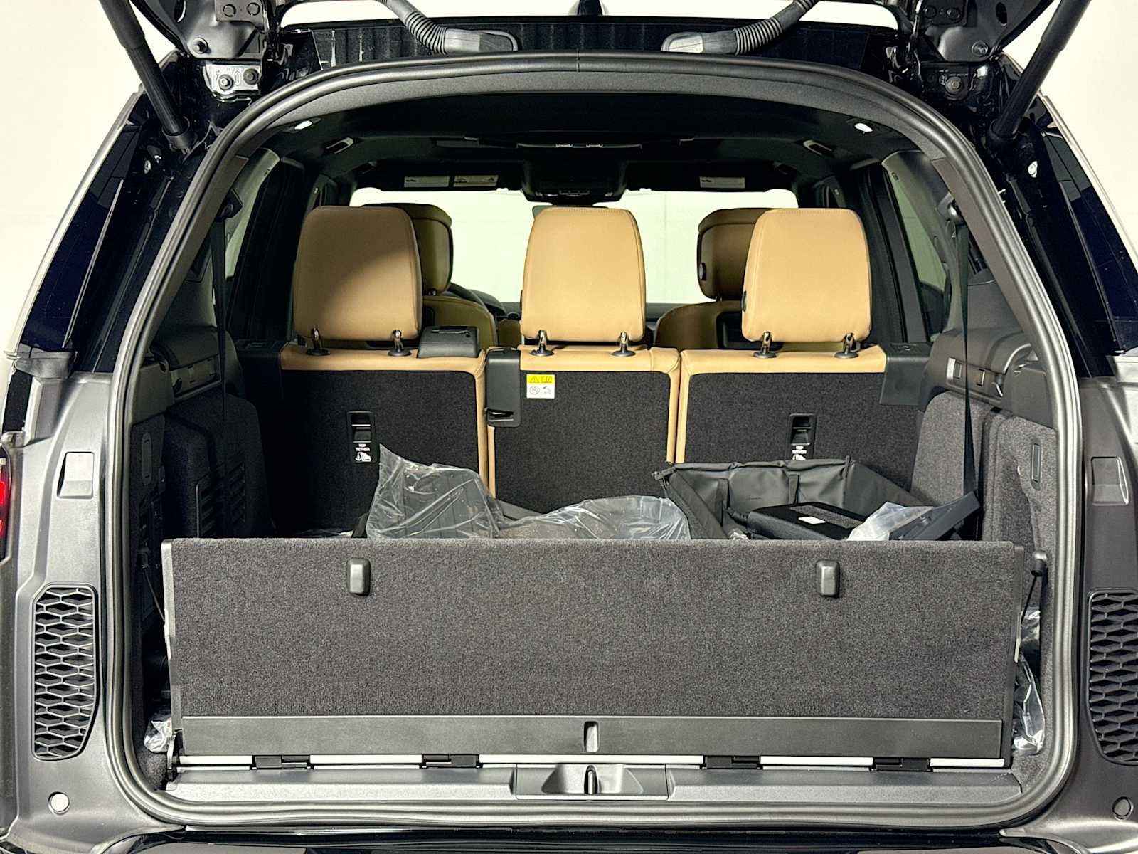 New 2025 Land Rover Discovery Dynamic SE AWD/4WD image 25