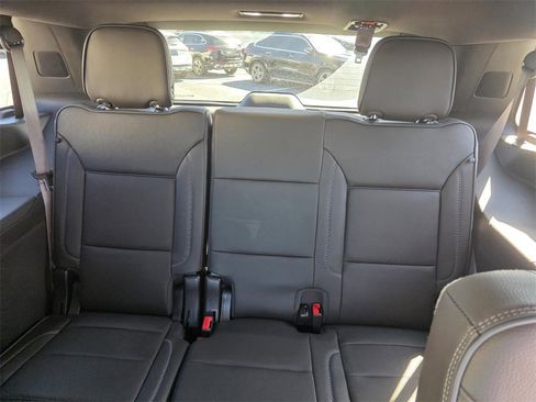 Used 2024 GMC Yukon Denali w/ Denali Reserve Package image 30