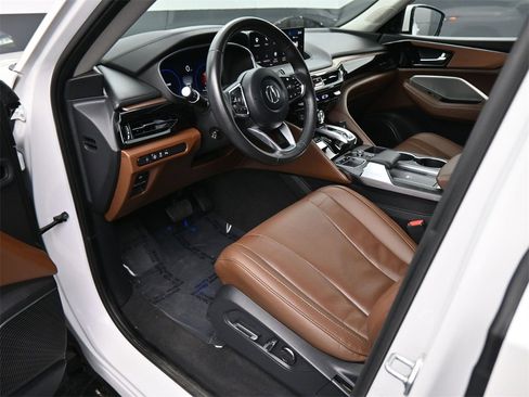 Used 2024 Acura MDX SH-AWD w/ Technology Package image 2