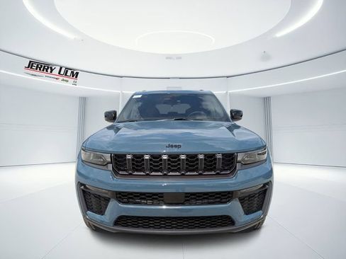 New 2026 Jeep Grand Cherokee Limited w/ Limited Altitude Package RWD image 8