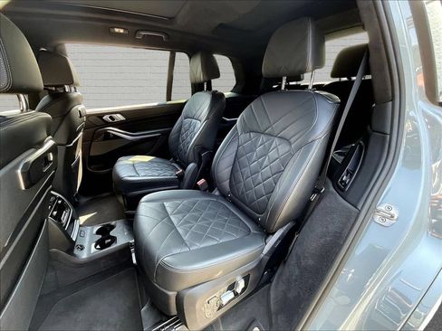 Used 2024 BMW X7 xDrive40i w/ M Sport Package AWD/4WD image 19