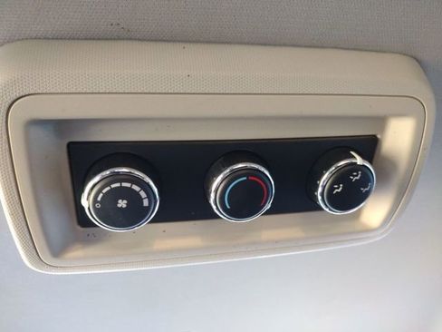 Used 2019 Dodge Grand Caravan SE w/ UConnect Hands-Free Group image 35