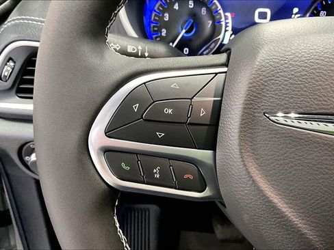 New 2026 Chrysler Pacifica Select image 13