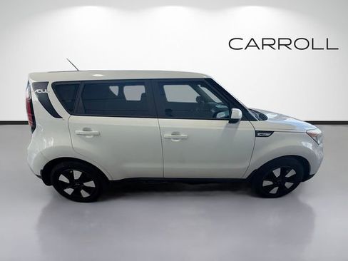 Used 2019 Kia Soul w/ Convenience Package FWD image 2