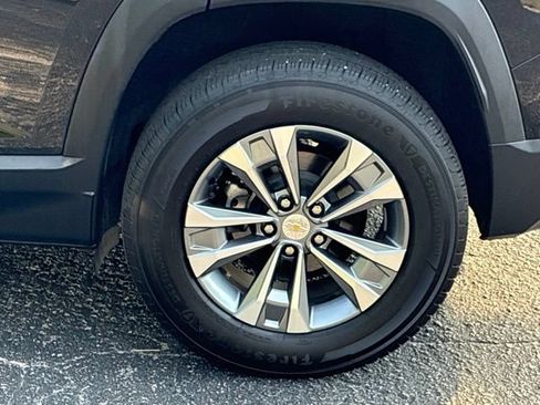 Used 2025 Chevrolet Equinox LT FWD image 12