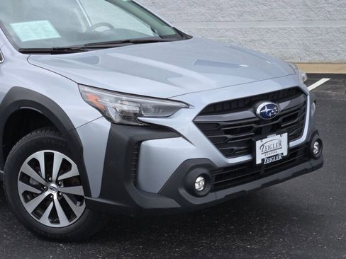 Certified 2024 Subaru Outback Premium AWD/4WD image 2