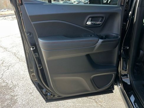 Certified 2025 Honda Ridgeline Black Edition image 39