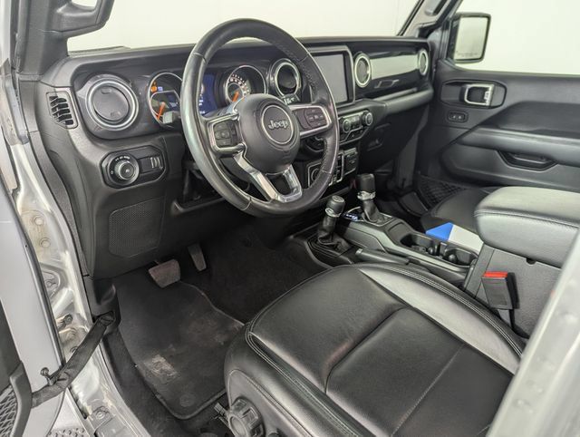 Used 2023 Jeep Wrangler Unlimited Sahara AWD/4WD image 16
