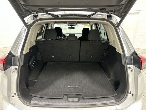 Used 2024 Nissan Rogue SV AWD/4WD image 24